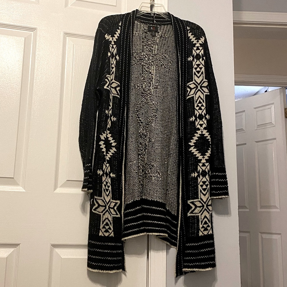 ALC Woman - Long Sleeved Shaw Black Size: 1X